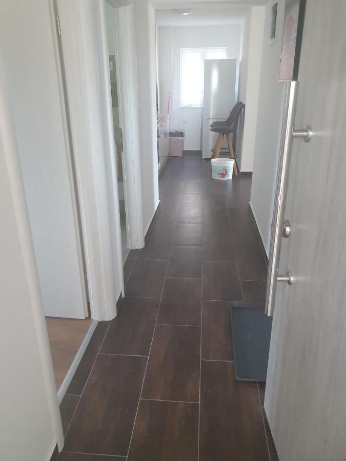 Muring Apartments Tribalj Eksteriør billede